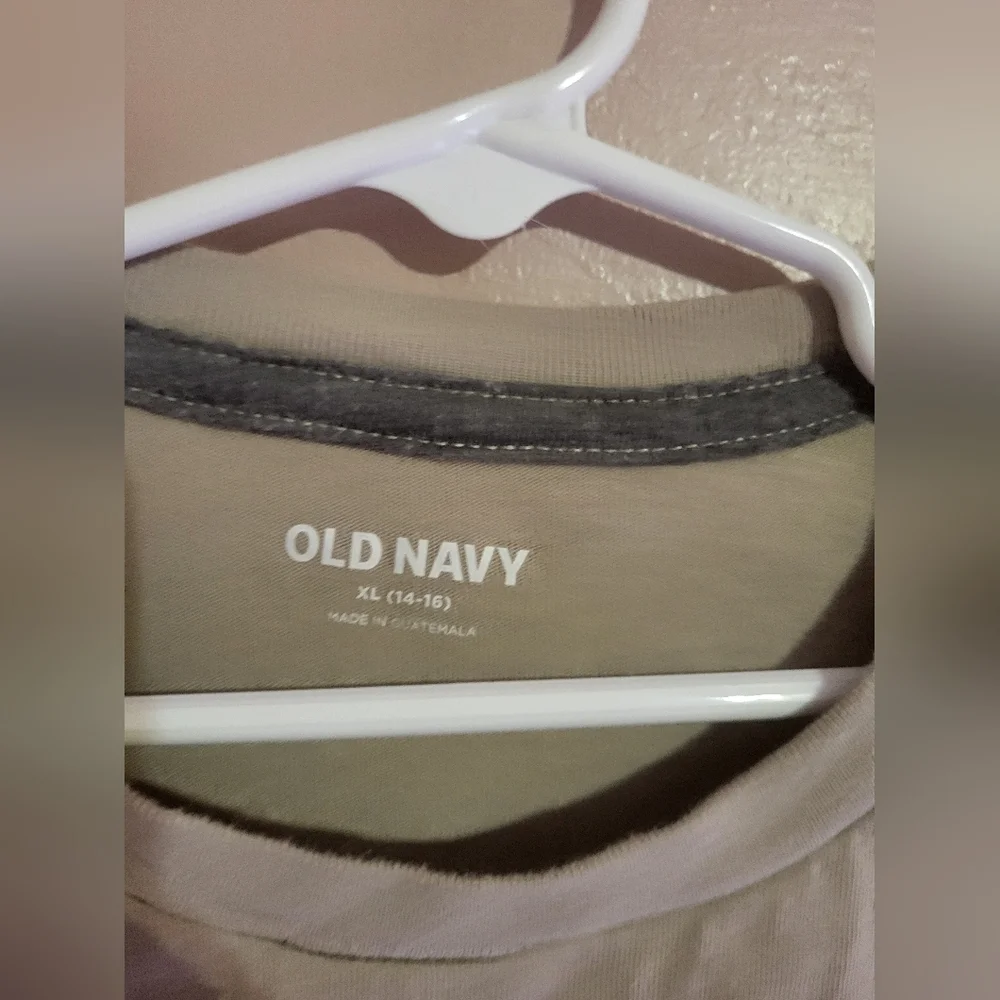 🌞 Old Navy Gray Long Sleeve with Earth Graphic